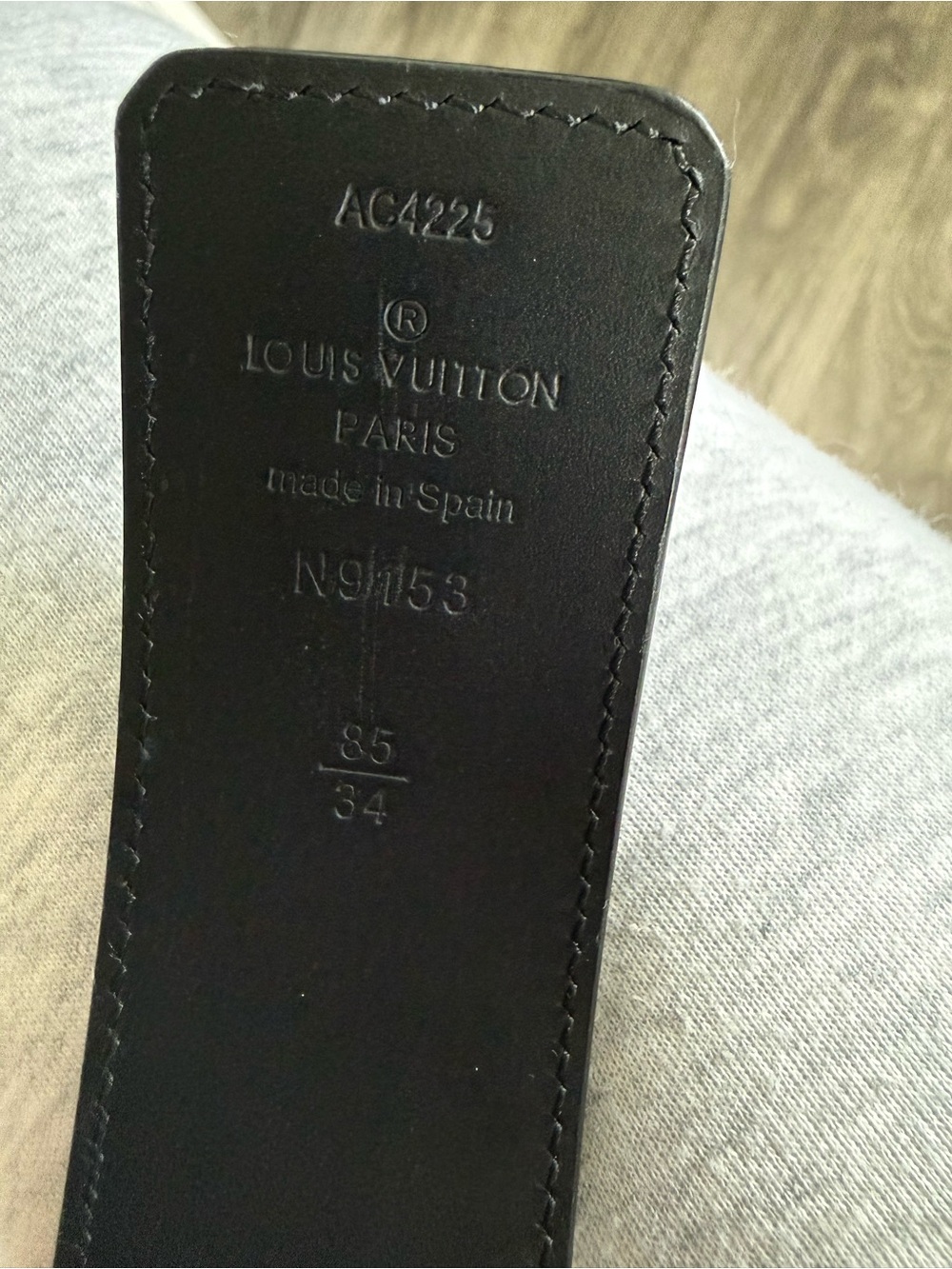 LV Epi Leather LV Initiales Belt Black Gold 40mm - Picture 11 of 11